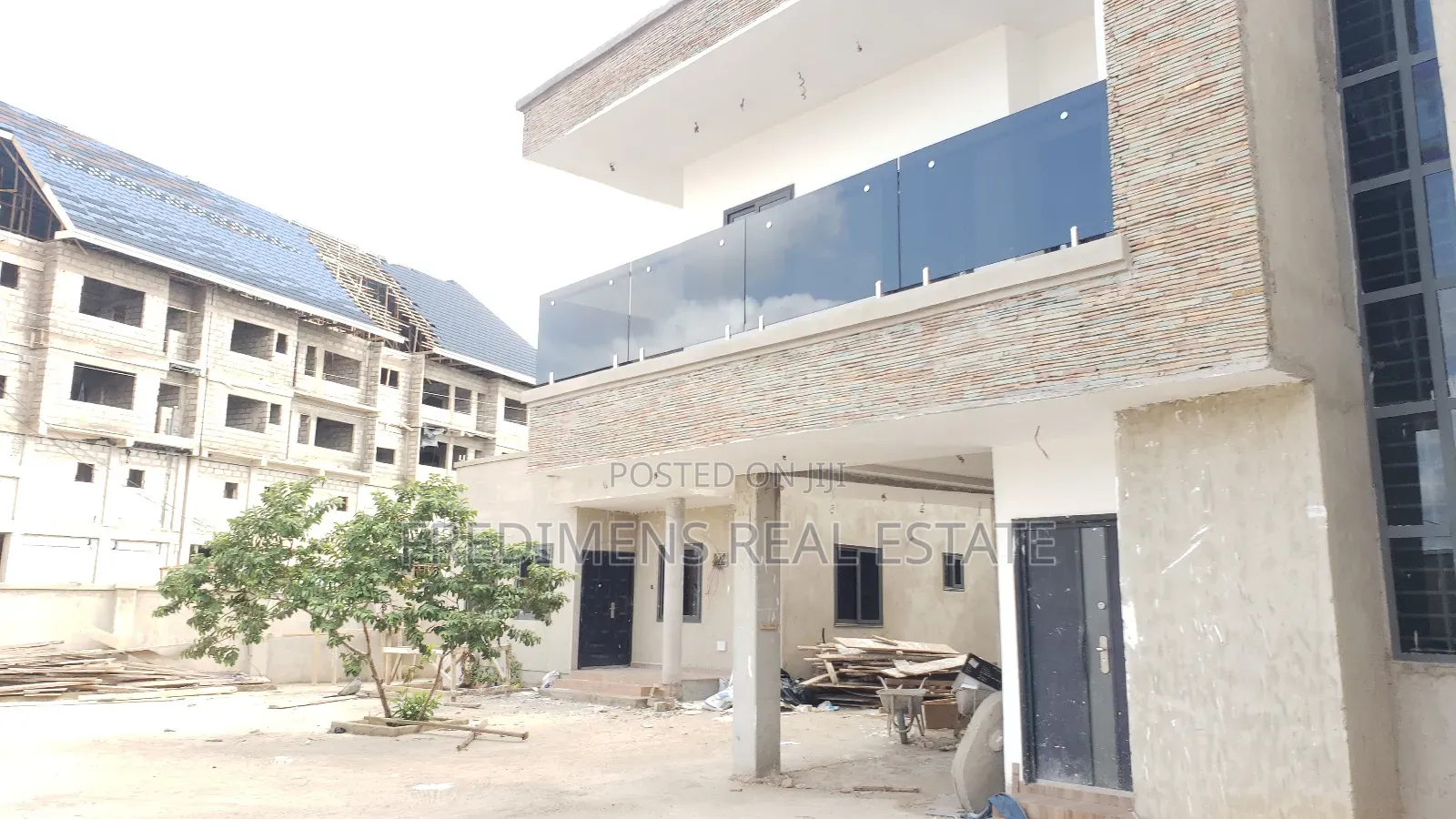 7bdrm House in Fredimens Real, Kumasi Metropolitan for sale