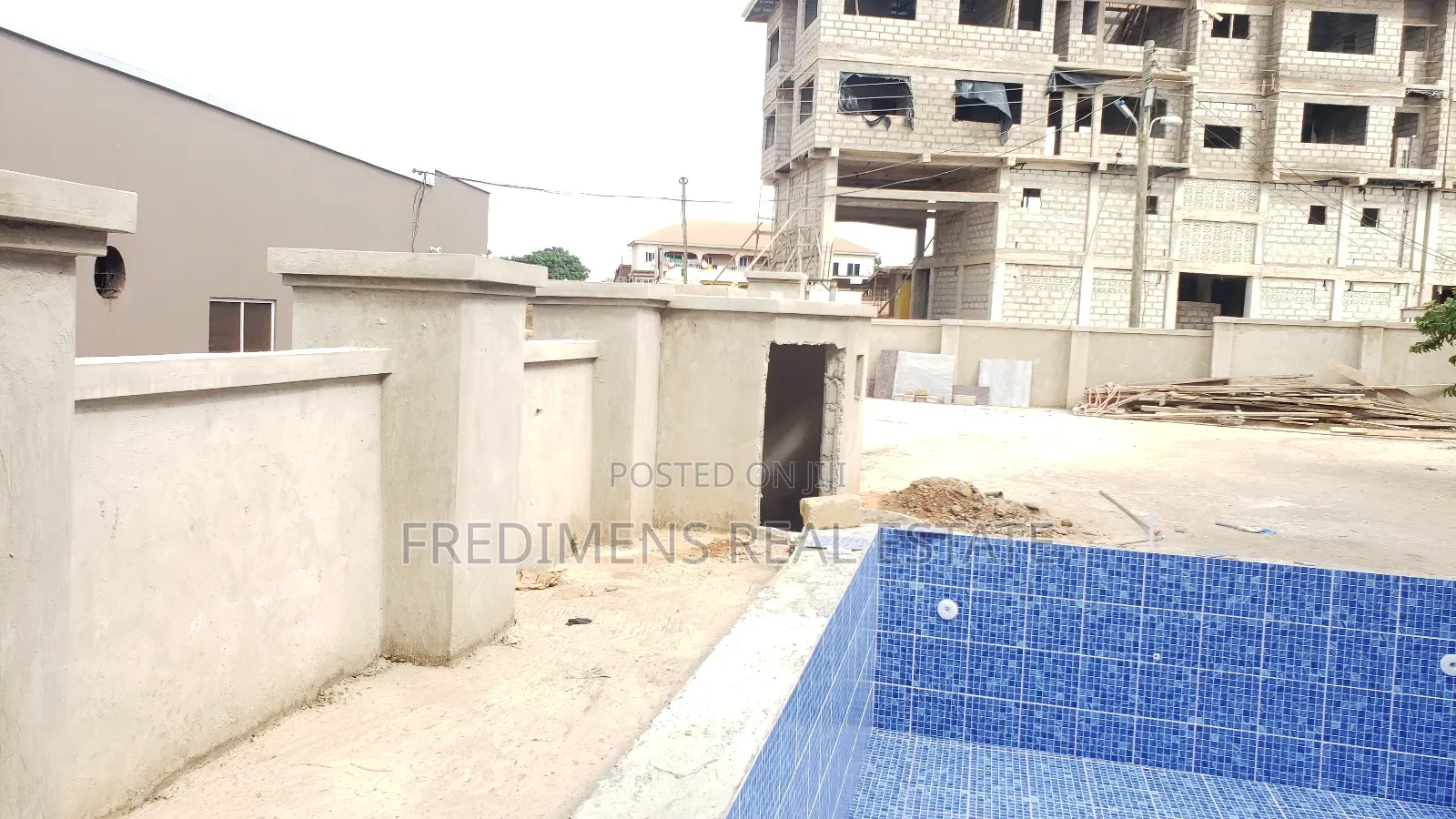 7bdrm House in Fredimens Real, Kumasi Metropolitan for sale