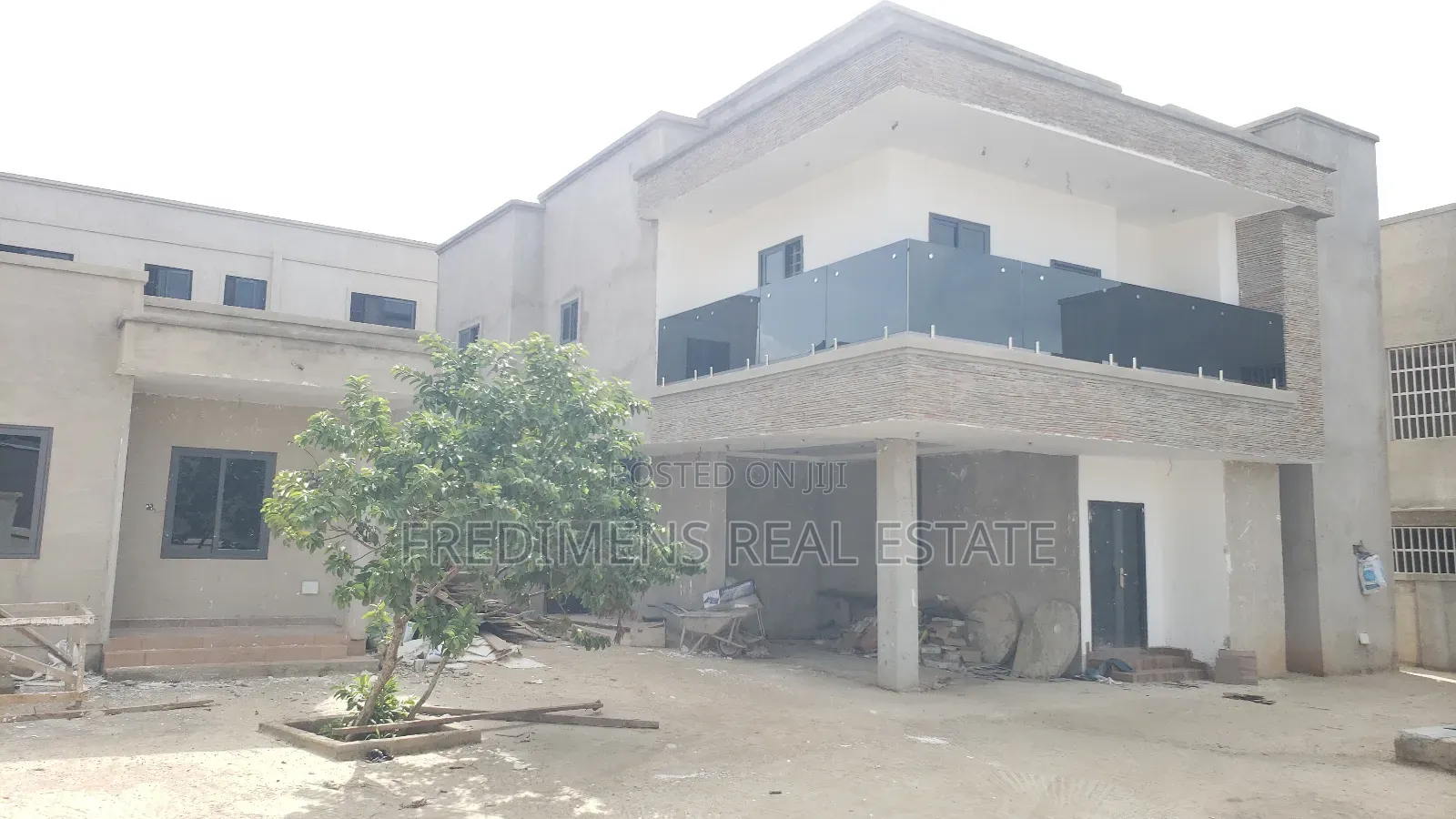 7bdrm House in Fredimens Real, Kumasi Metropolitan for sale