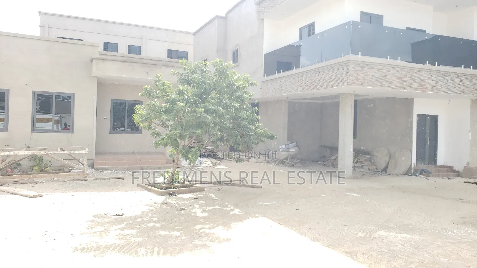 7bdrm House in Fredimens Real, Kumasi Metropolitan for sale