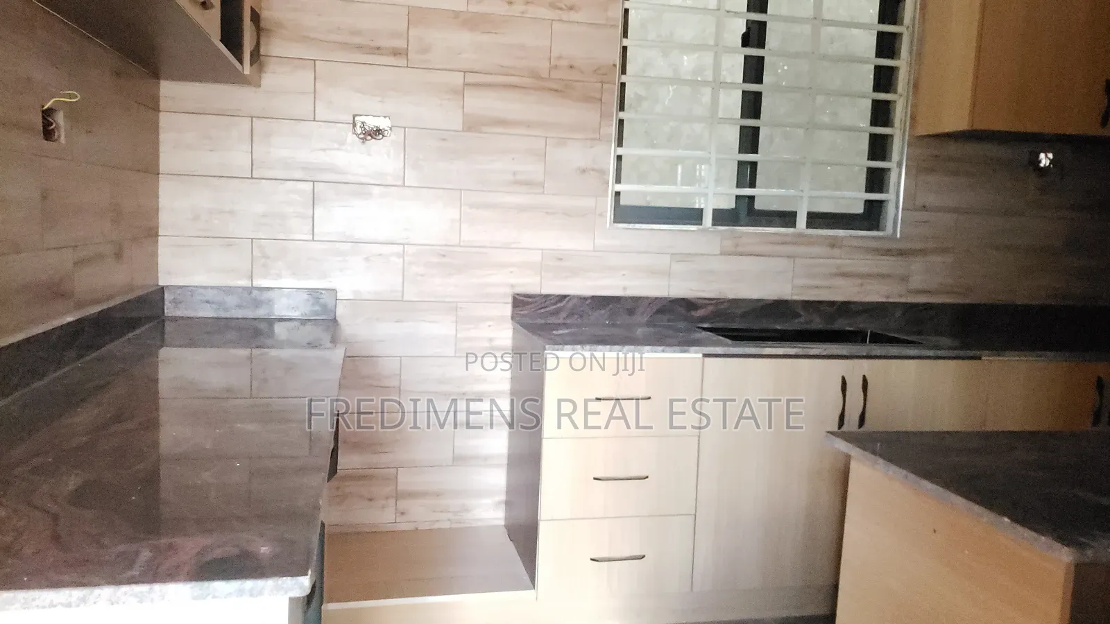 7bdrm House in Fredimens Real, Kumasi Metropolitan for sale