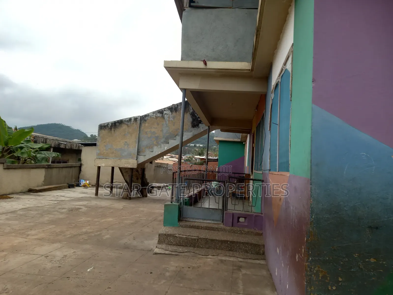 School for Sale at Obuasi ( 15 Class Rooms)