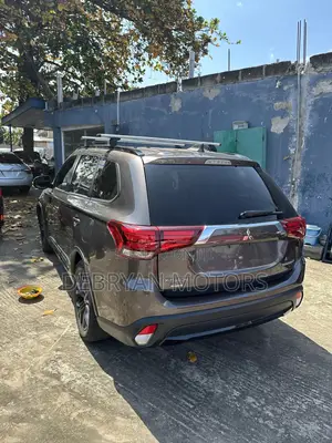 Mitsubishi Outlander SE AWC 2018 Brown
