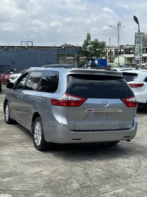Toyota Sienna Limited Premium 7 Passenger (3.5L 6cyl 8A) 2017 Silver