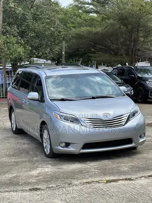 Toyota Sienna Limited Premium 7 Passenger (3.5L 6cyl 8A) 2017 Silver