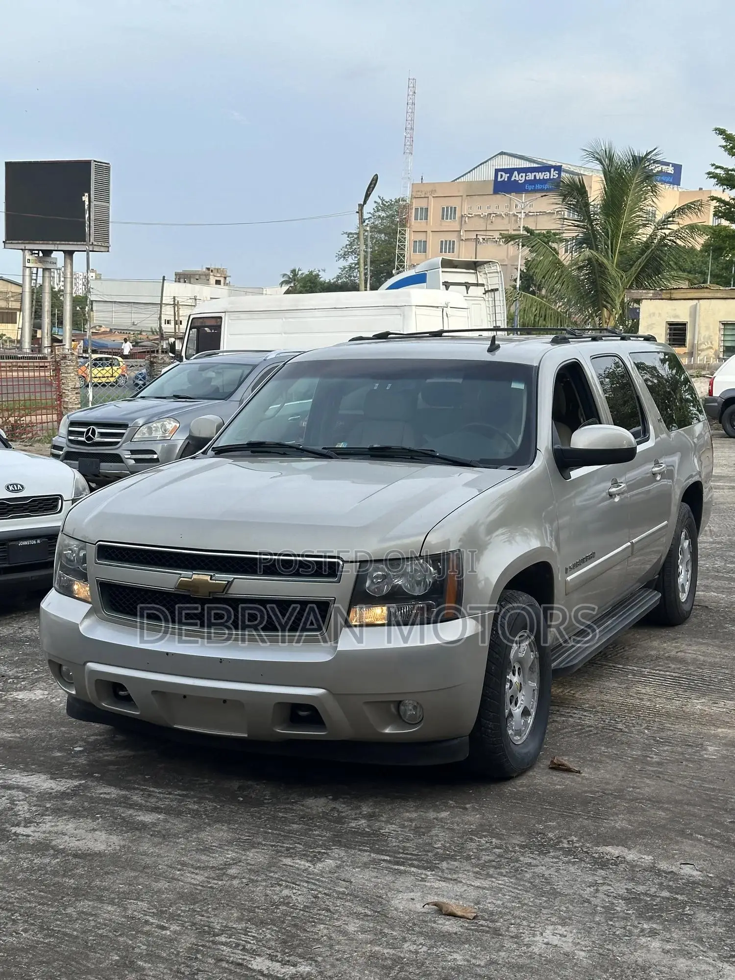 Chevrolet Suburban LT 4x4 2007 Brown