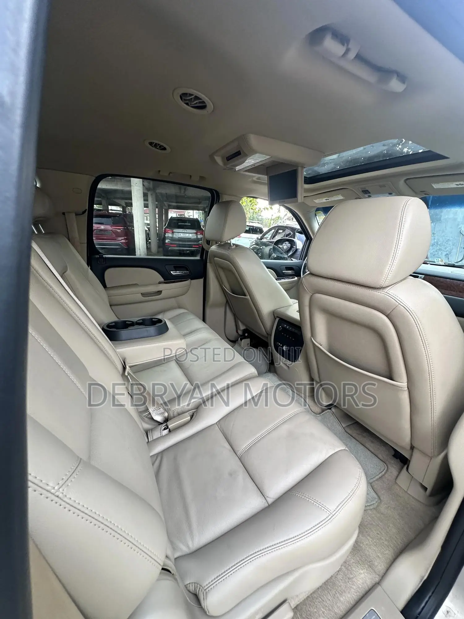 Chevrolet Suburban LT 4x4 2007 Brown