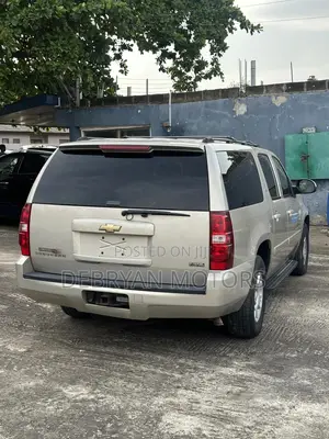 Chevrolet Suburban LT 4x4 2007 Brown
