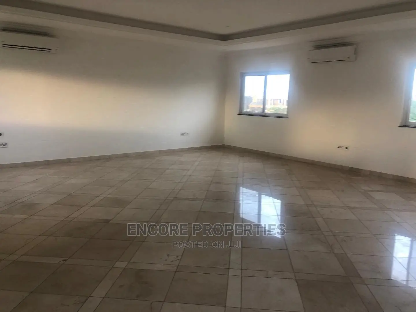 Ultra Morden 5 Bedroom House At Trasacco