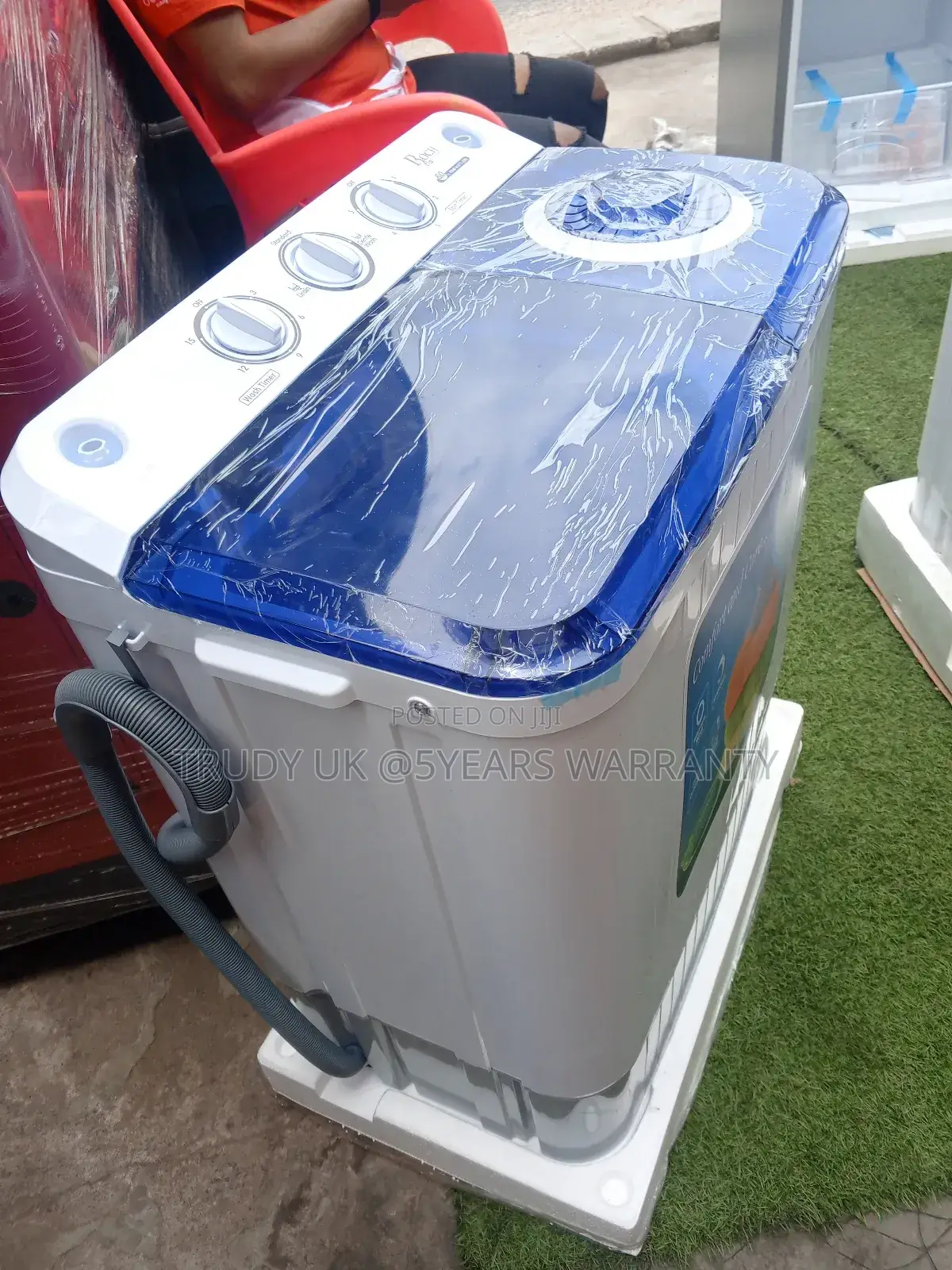 White Coloured 6kg Washing Machine Roch Washing Machine