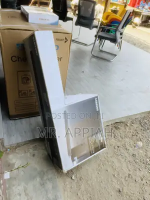 Brand New Samsung Q59CT 5.1ch Bluetooth Sound Bar System.
