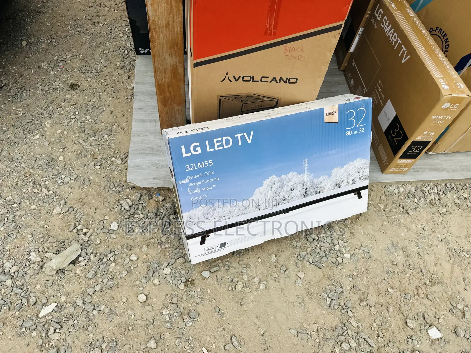 32”LM55 FHD Satellite Glossy