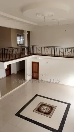 10bdrm House in Ejisu Krapa, Kumasi Metropolitan for sale