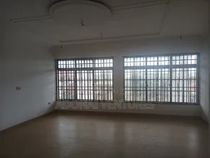 10bdrm House in Ejisu Krapa, Kumasi Metropolitan for sale