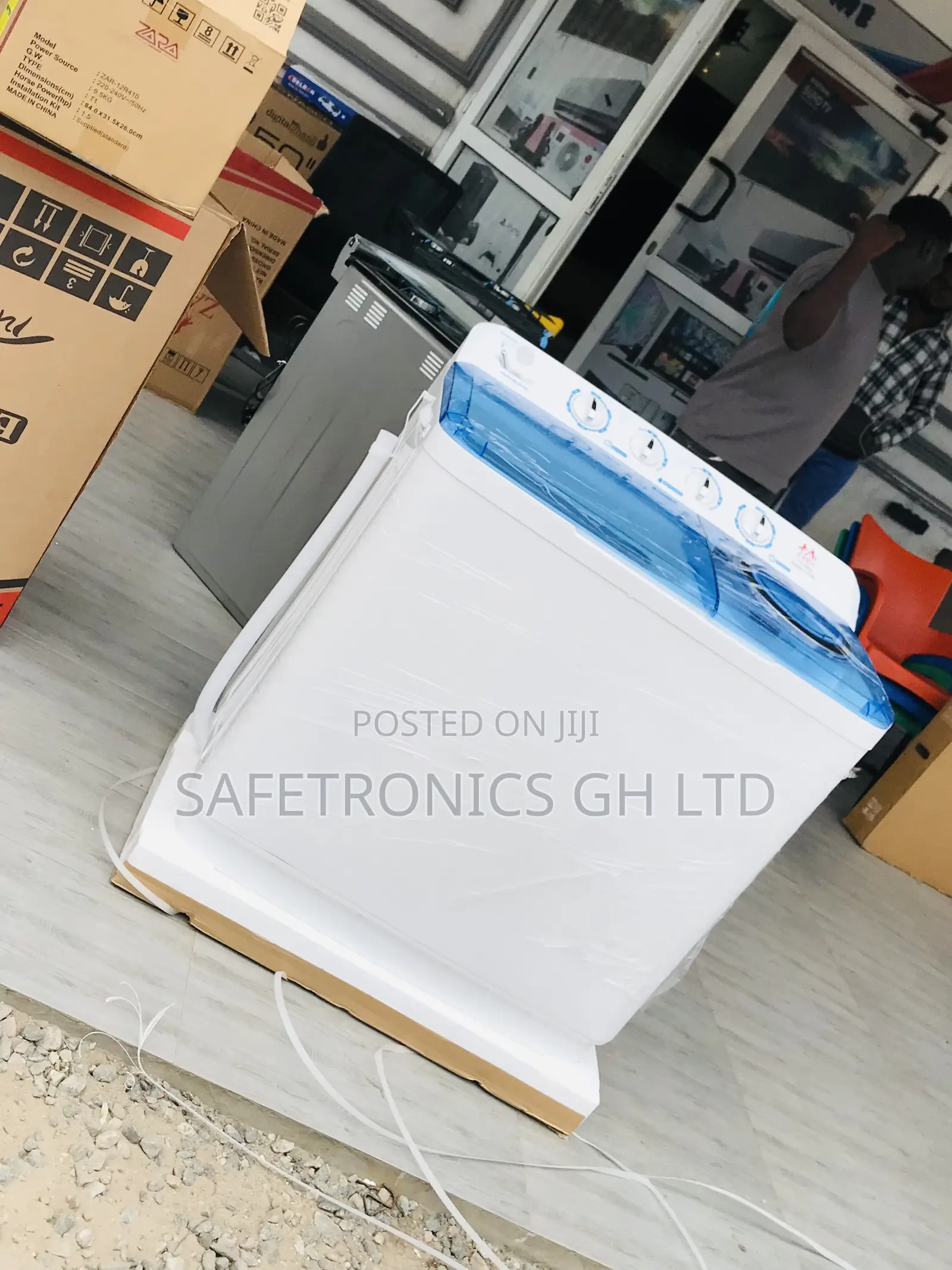 Neatly Sealed White/Blue Washingmachine Zara Topload