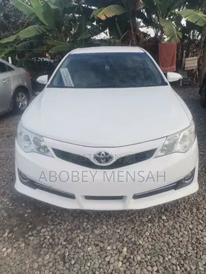 Photo - Toyota Camry SE 4dr Sedan w/Prod. End 11/13 (2.5L 4cyl 6A) 2014 White