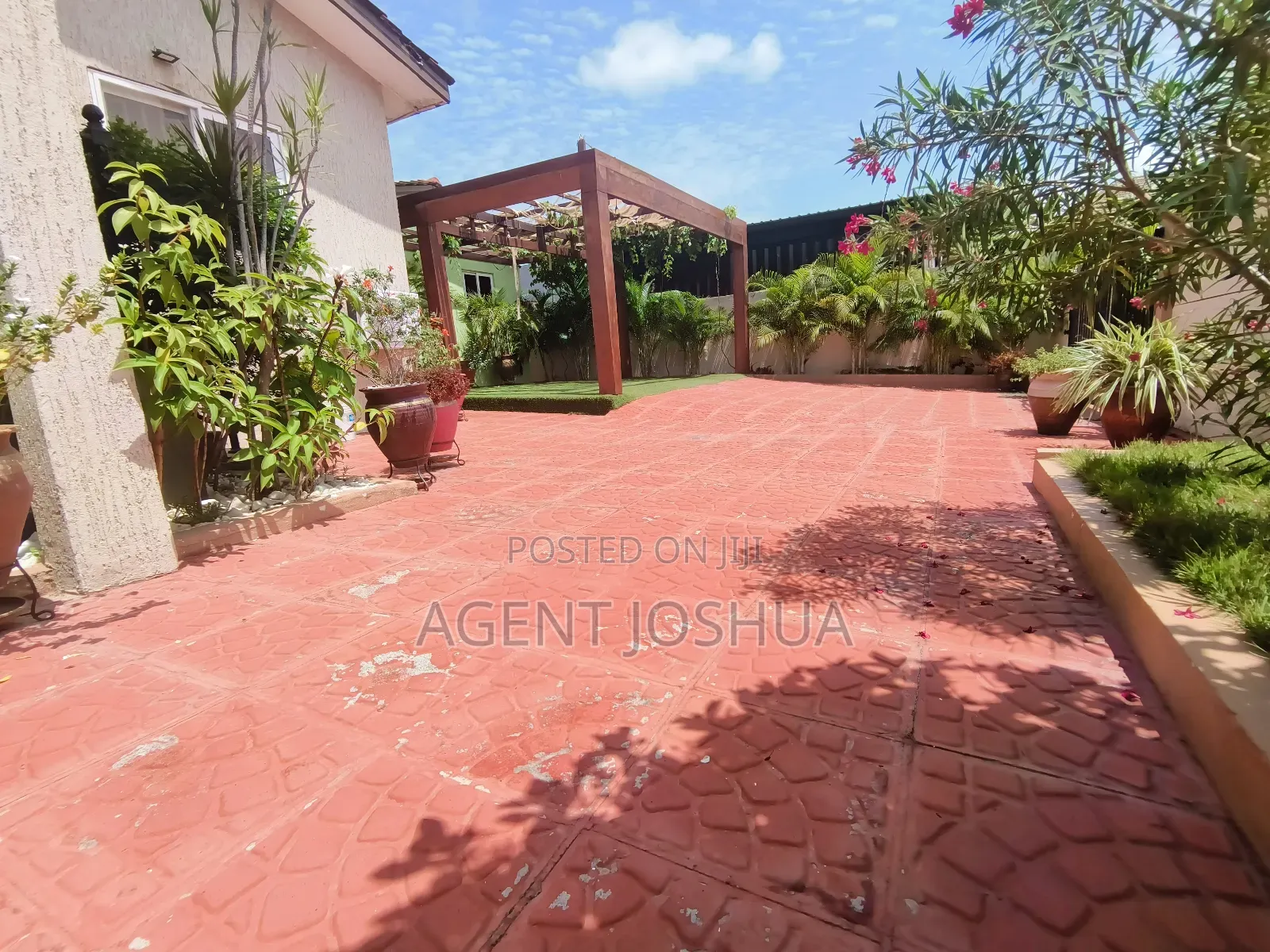 3bdrm House in Manet Court Estate, Airport Residential Area for rent