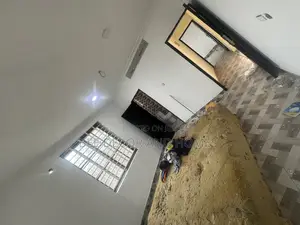 2bdrm Apartment in Bee Decor & Homes, Old Ashomang for rent