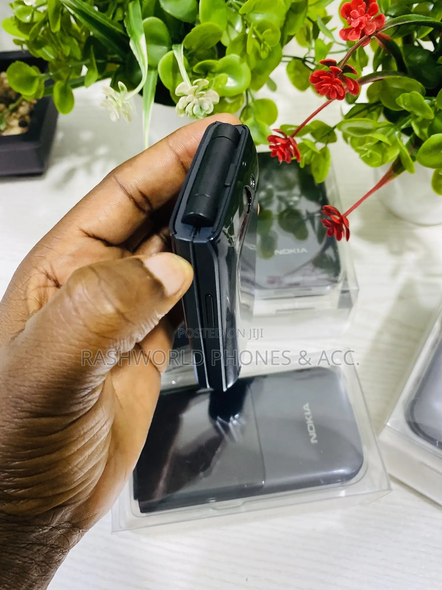 New Nokia 2720 Flip 512 GB Black