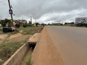One Plot for Sale at Sokoban,Ampabame Main Road.