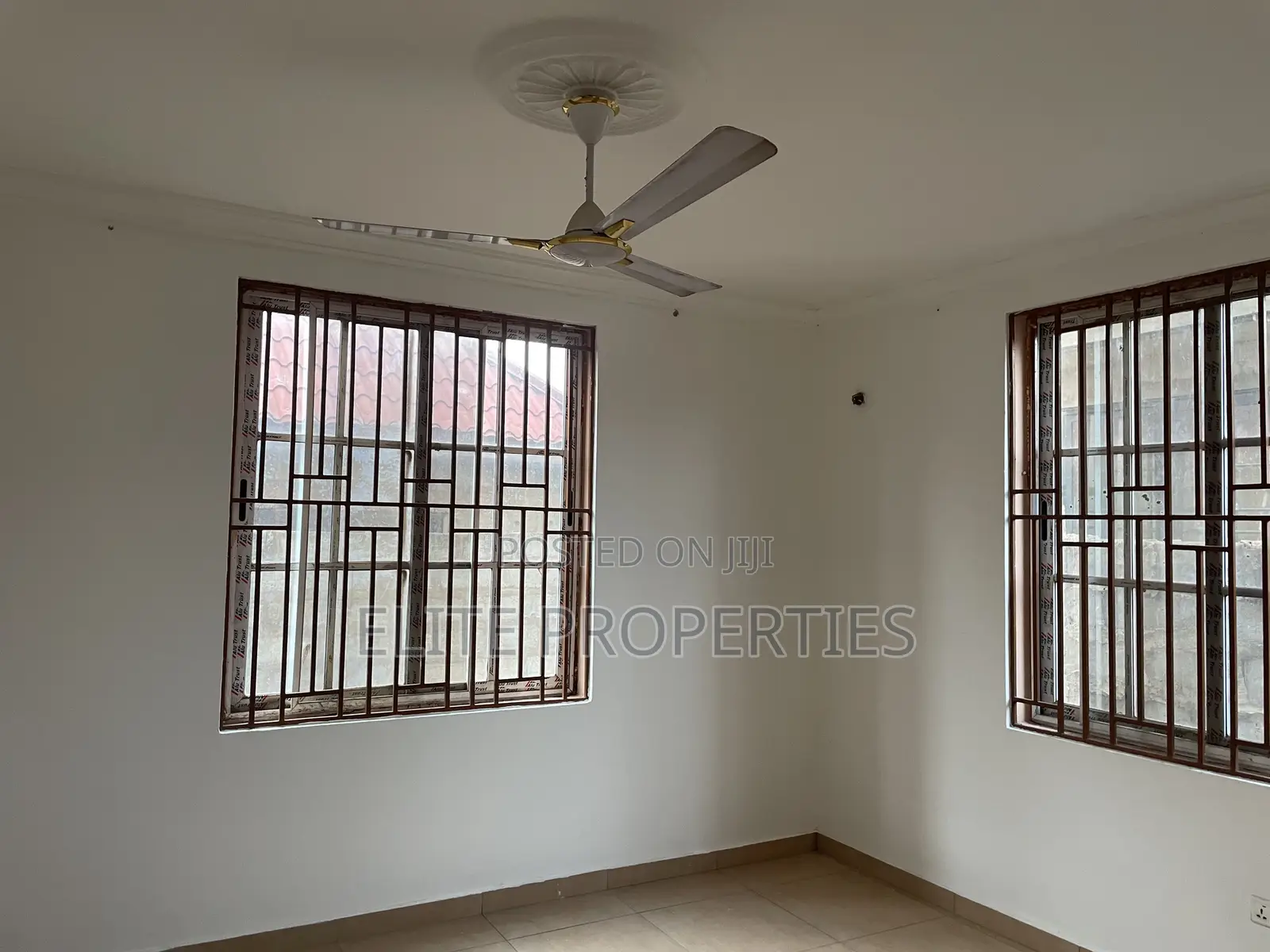 2bdrm Apartment in Community 25 -, Tema Metropolitan for rent