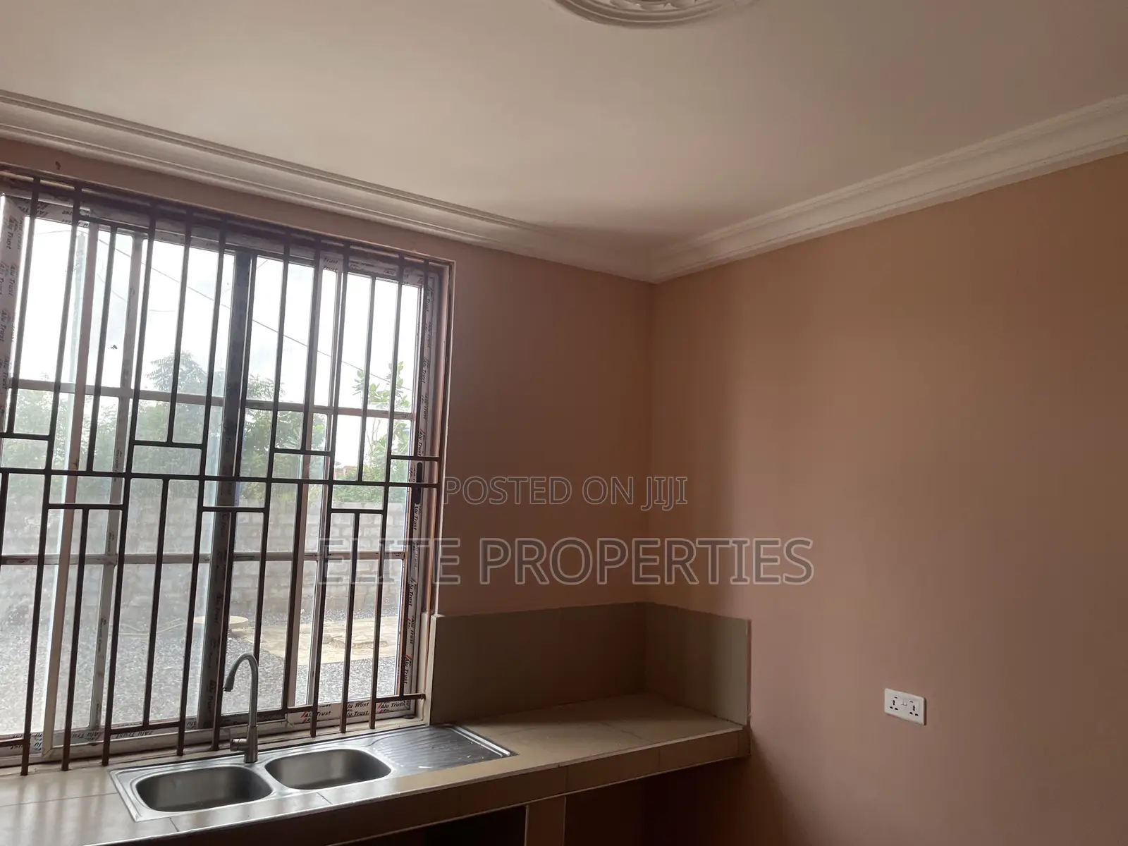 2bdrm Apartment in Community 25 -, Tema Metropolitan for rent