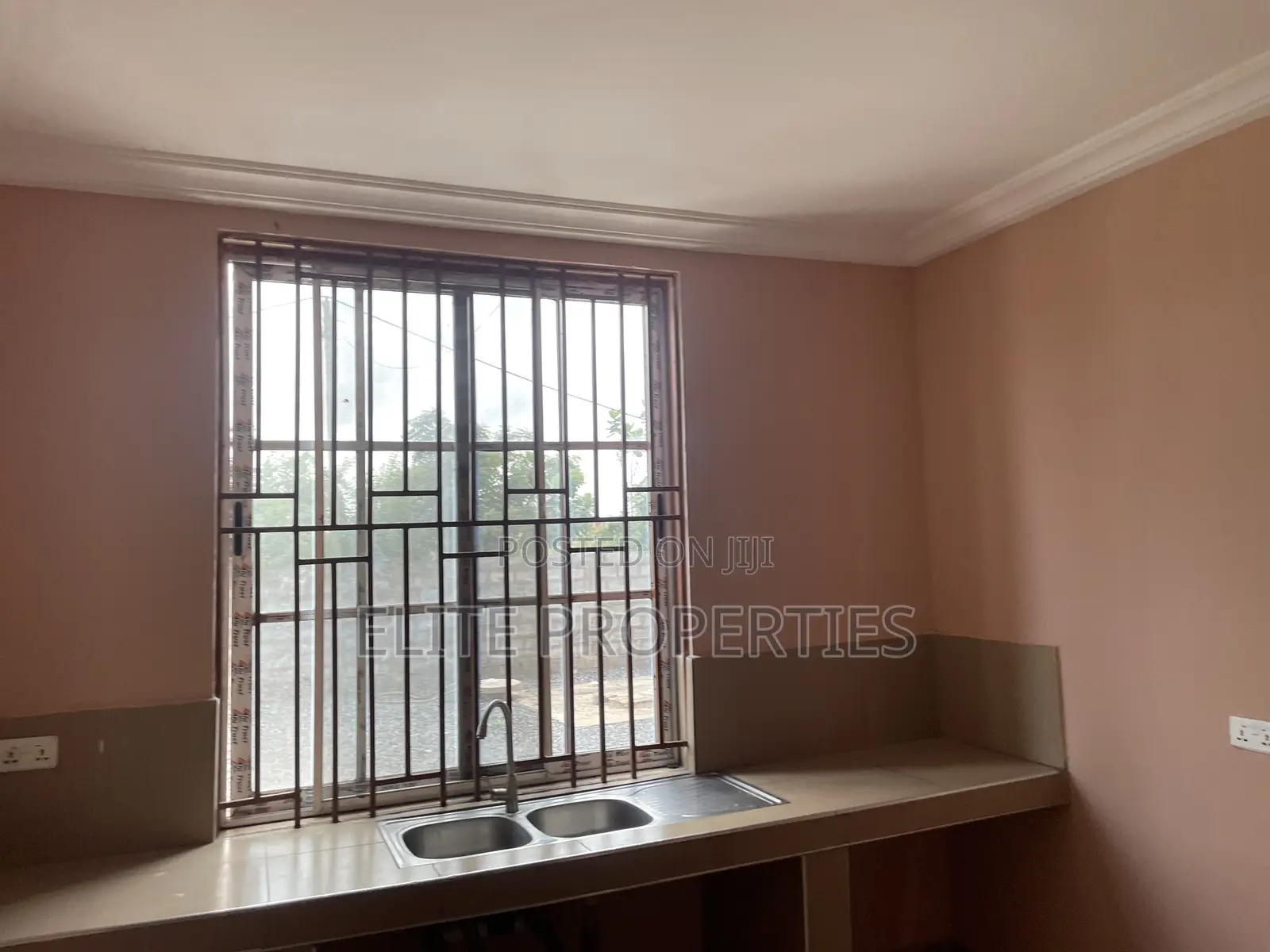 2bdrm Apartment in Community 25 -, Tema Metropolitan for rent