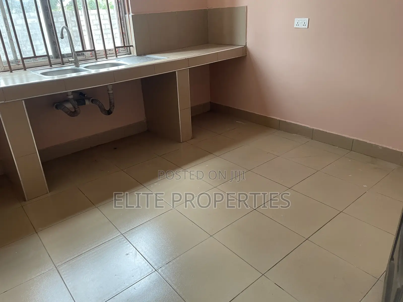 2bdrm Apartment in Community 25 -, Tema Metropolitan for rent