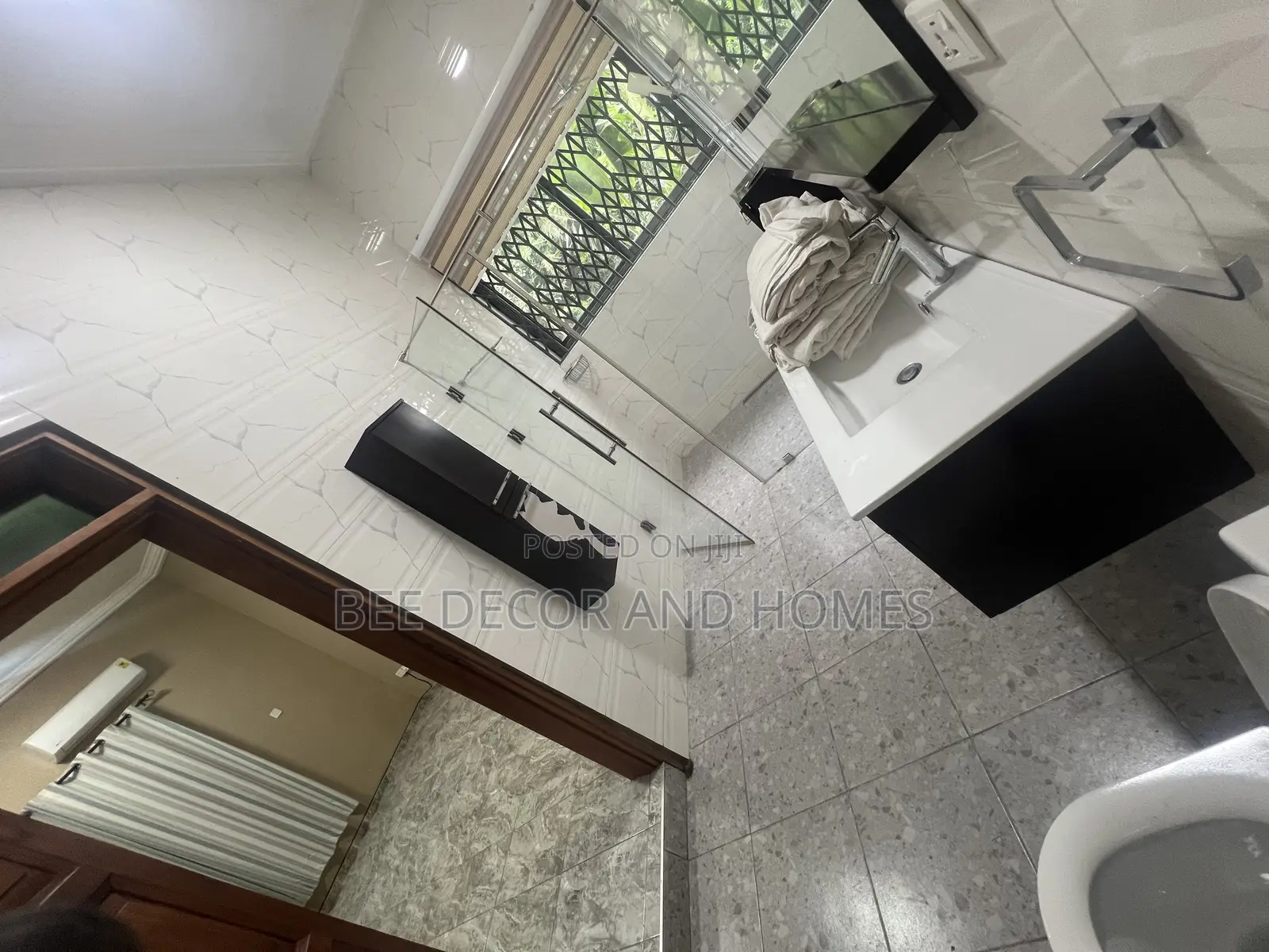 3bdrm Apartment in Bee Decor & Homes, Old Ashomang for rent