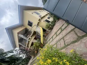 2bdrm Apartment in Bee Decor And Homes, Old Ashomang for rent