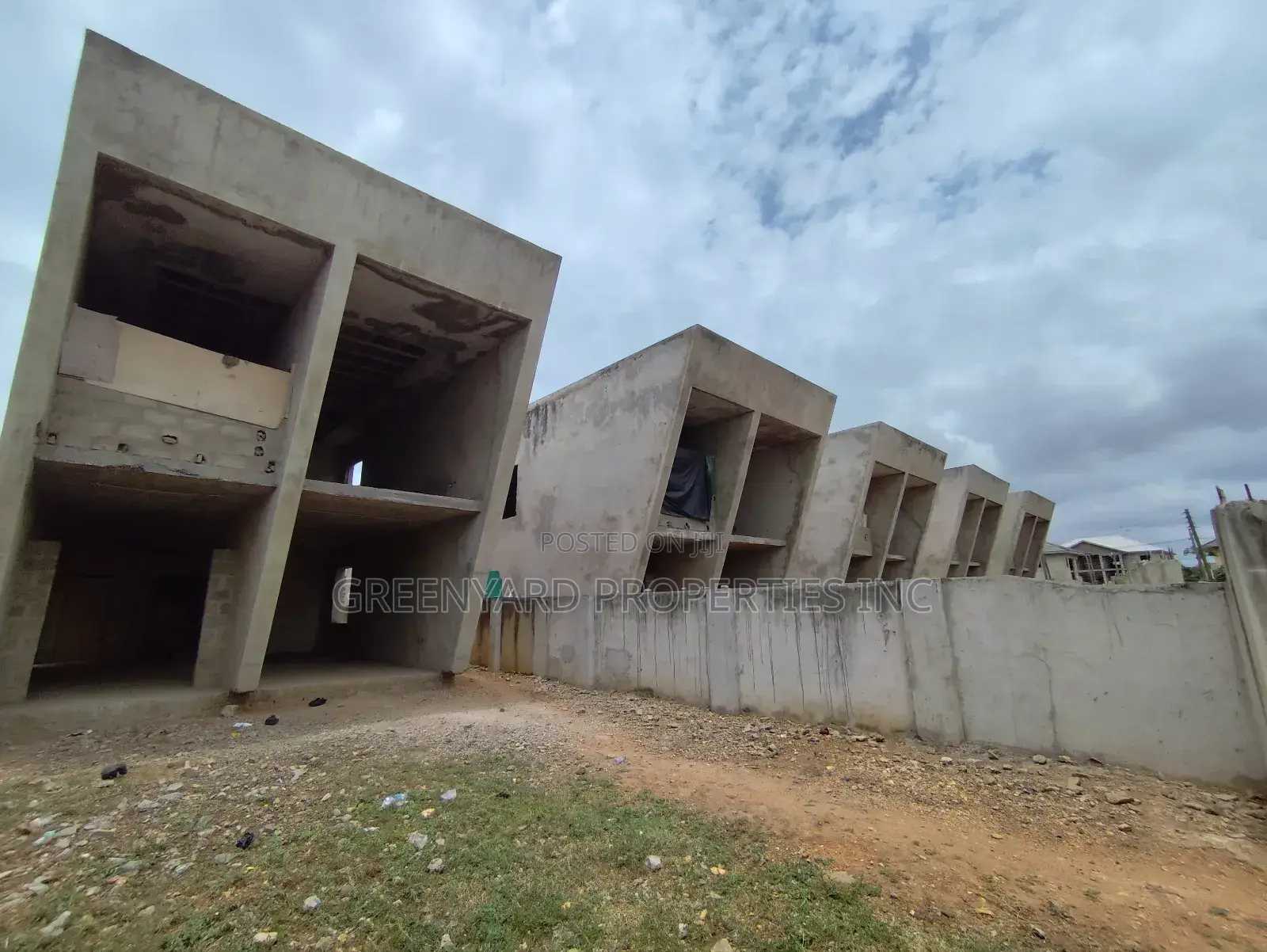 3bdrm Townhouse/Terrace in Adjiringanor, East Legon for sale