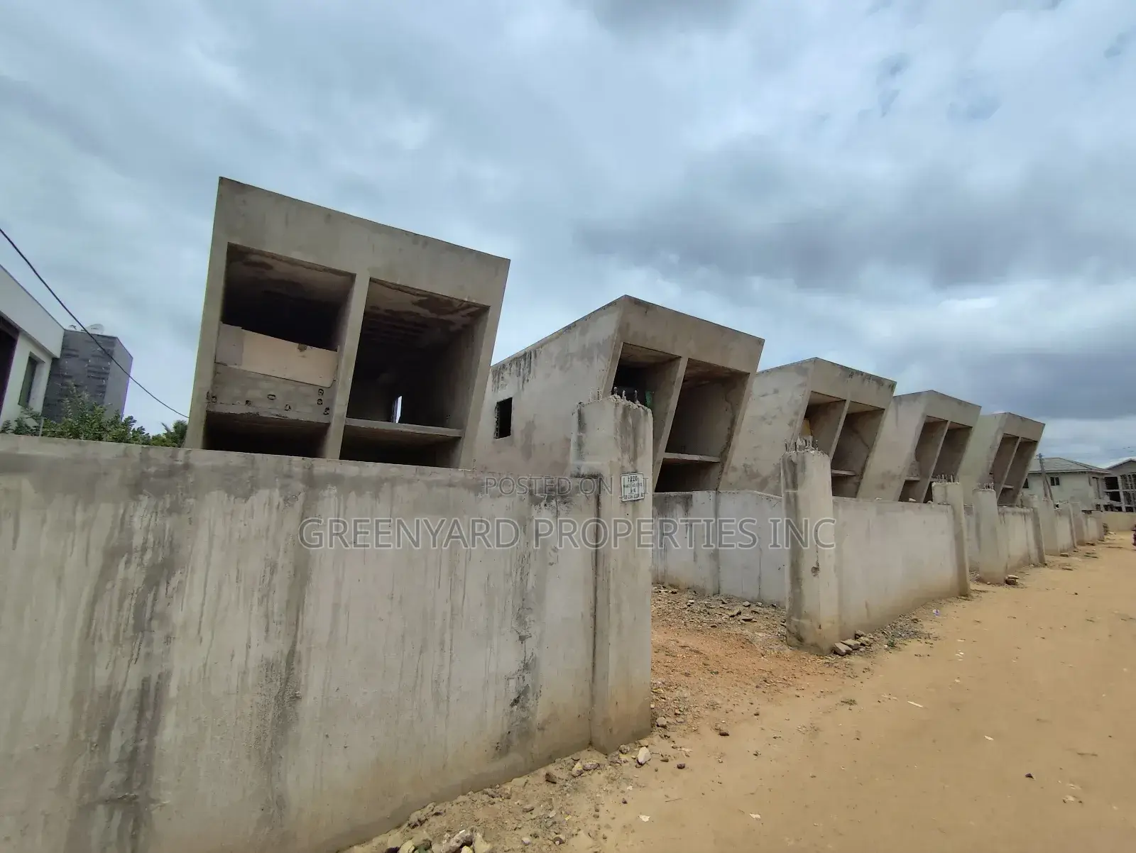 3bdrm Townhouse/Terrace in Adjiringanor, East Legon for sale