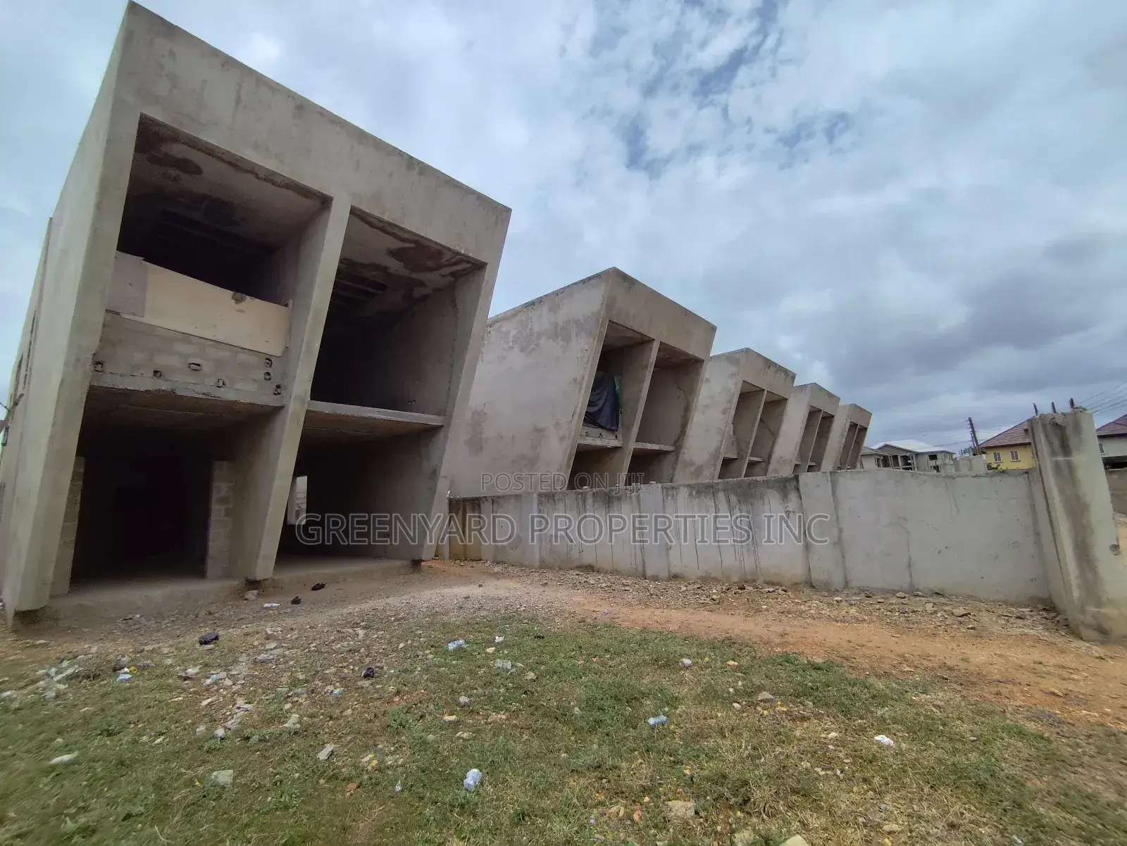 3bdrm Townhouse/Terrace in Adjiringanor, East Legon for sale