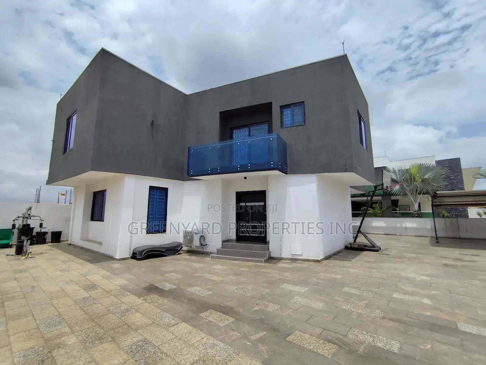 Furnished 3bdrm Townhouse / Terrace in Adjiringanor, East Legon