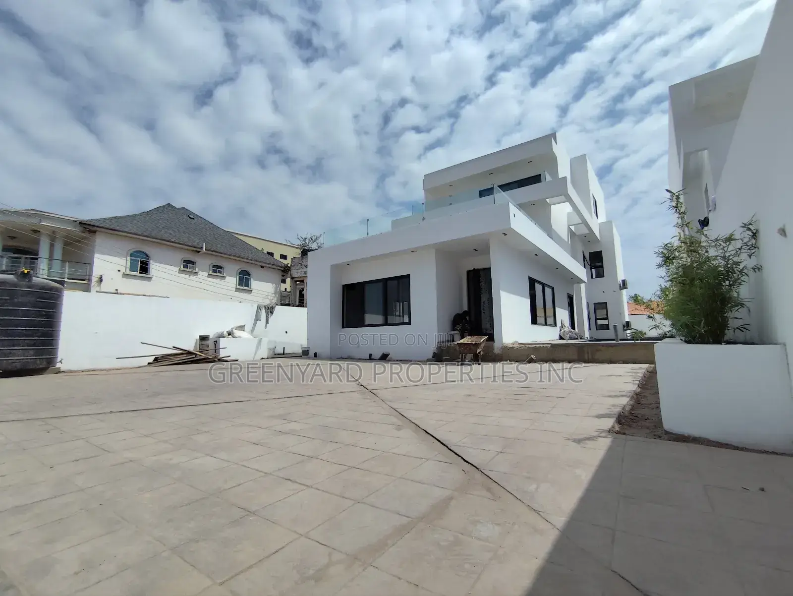 6bdrm Mansion in Adjiringanor, East Legon for sale