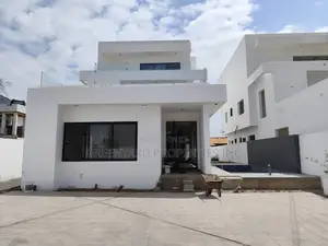 6bdrm Mansion in Adjiringanor, East Legon for sale
