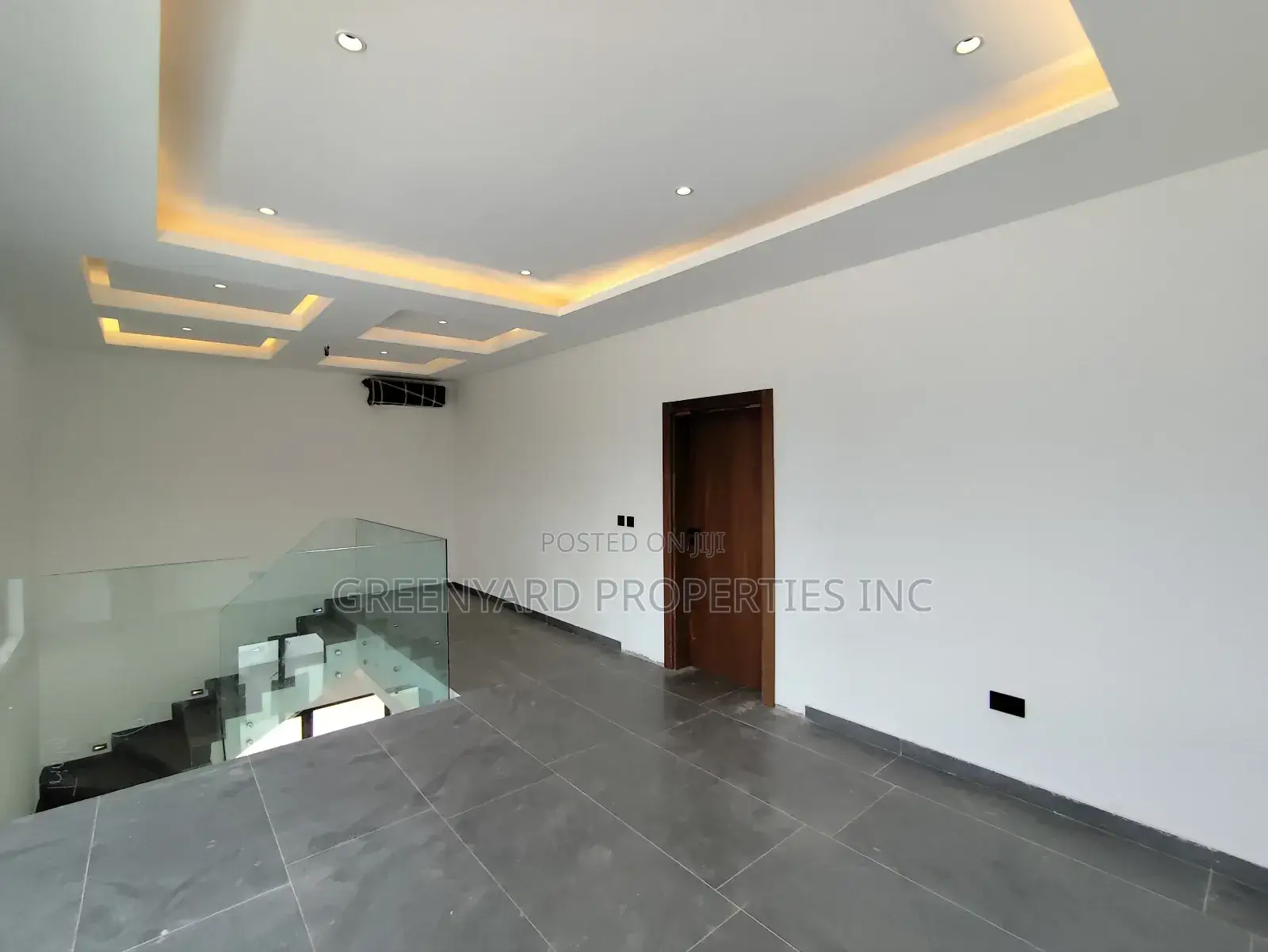 6bdrm Mansion in Adjiringanor, East Legon for sale