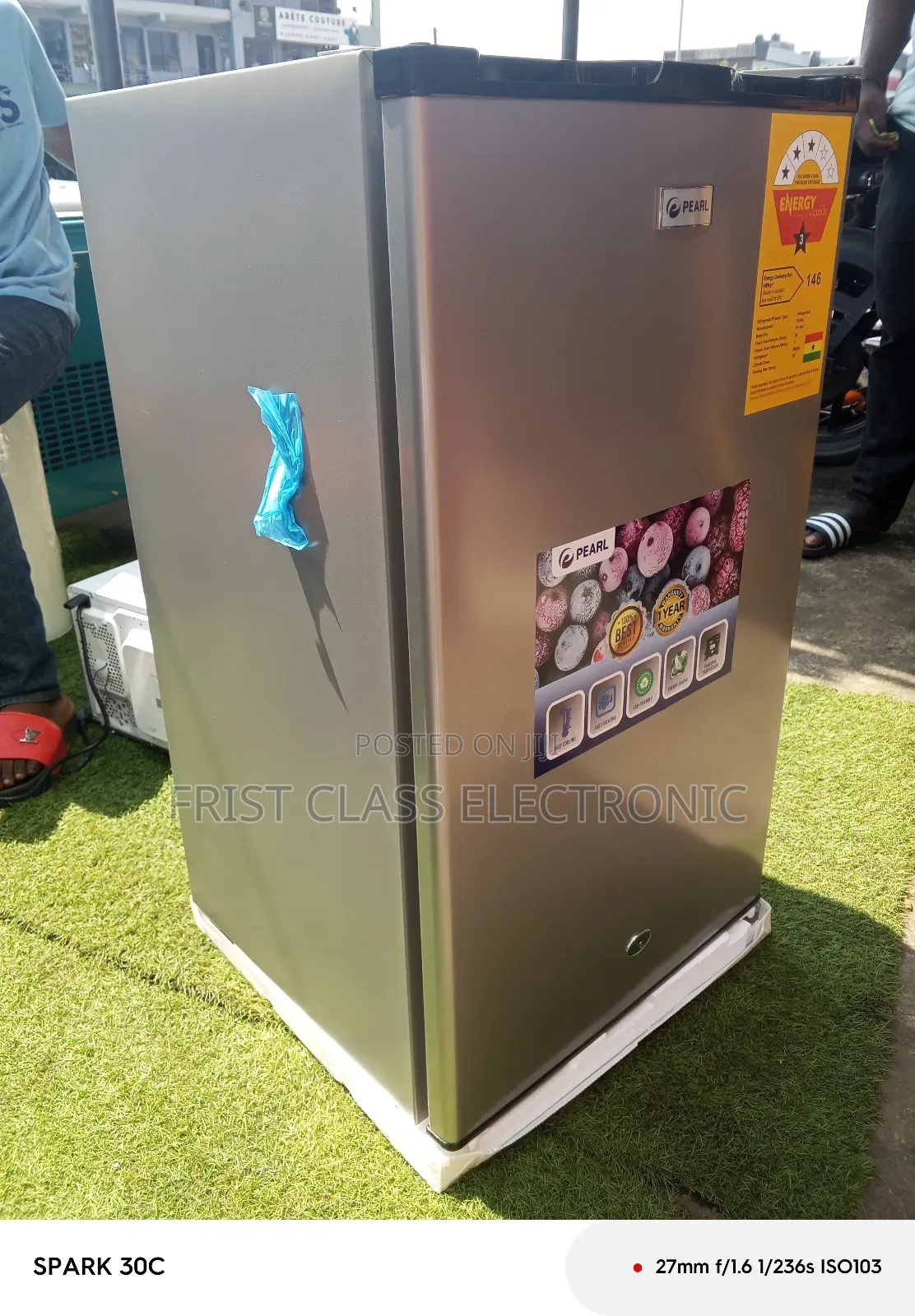 Fast Freezing Single Door Table Top Fridge 89litres Fridge