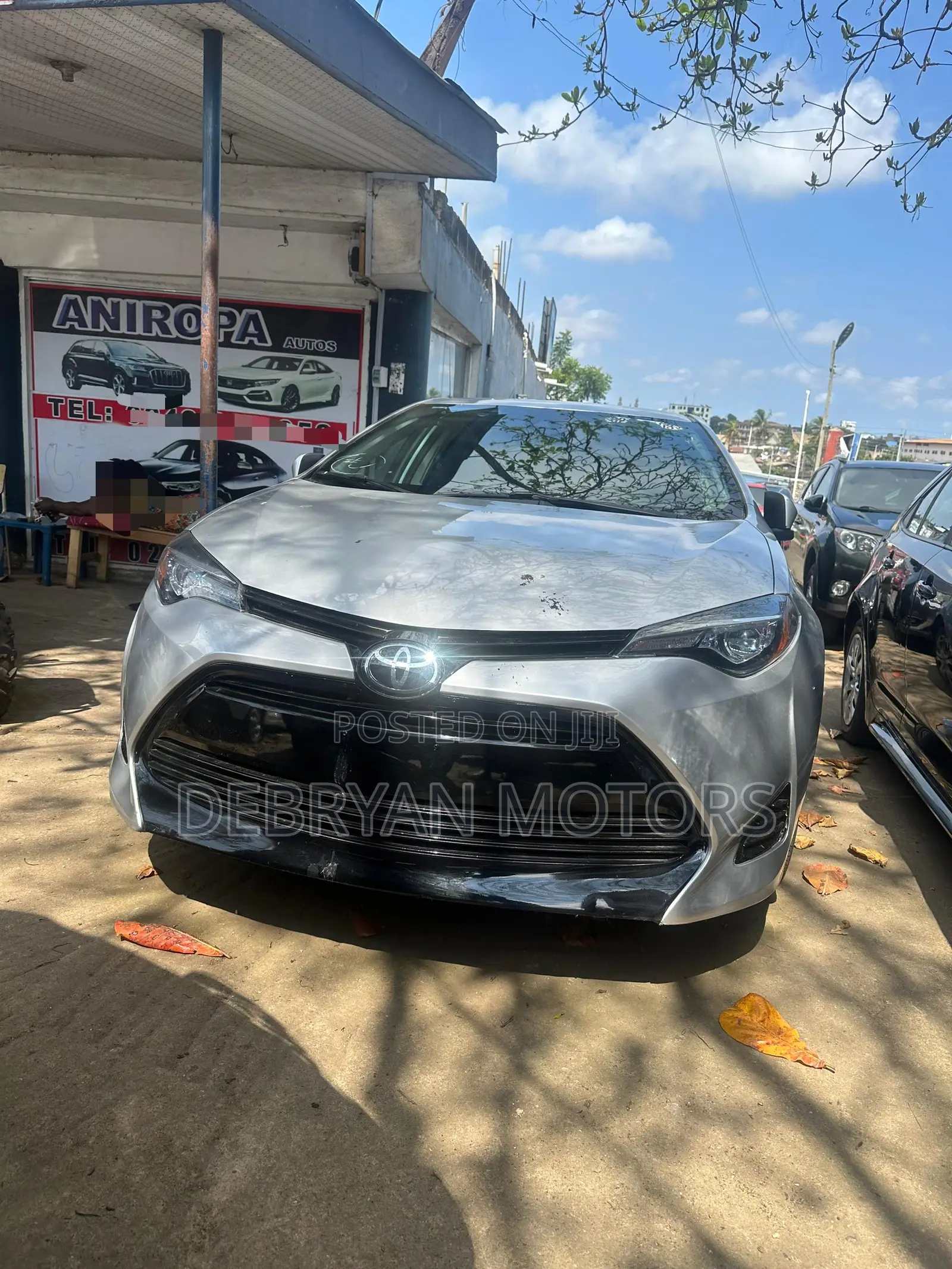 Toyota Corolla LE (1.8L 4cyl 2A) 2018 Silver