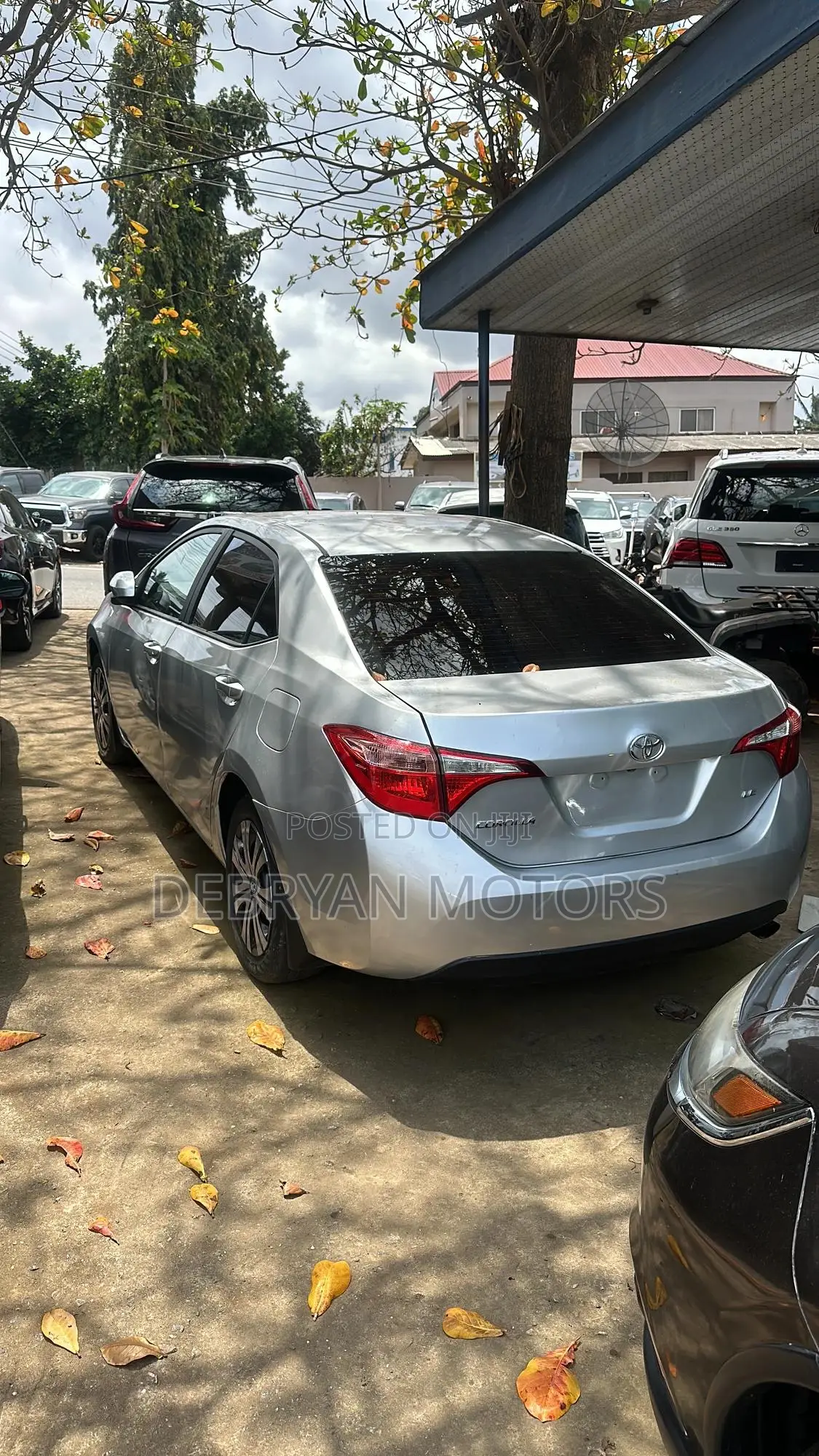 Toyota Corolla LE (1.8L 4cyl 2A) 2018 Silver