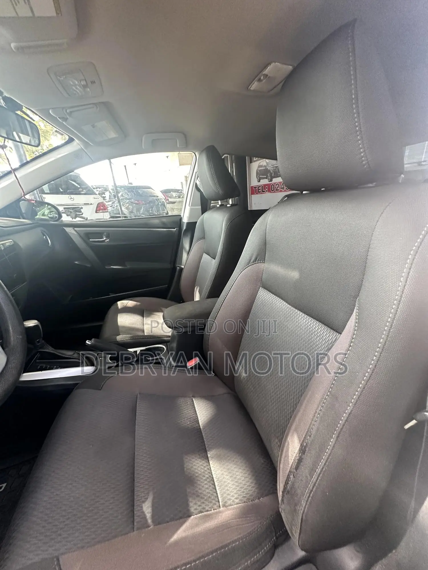 Toyota Corolla LE (1.8L 4cyl 2A) 2018 Silver