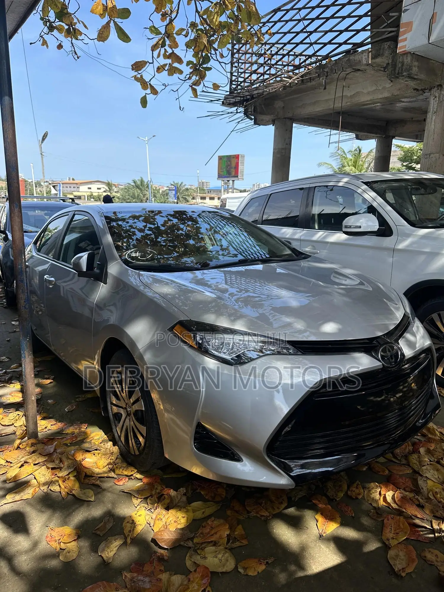 Toyota Corolla LE (1.8L 4cyl 2A) 2018 Silver