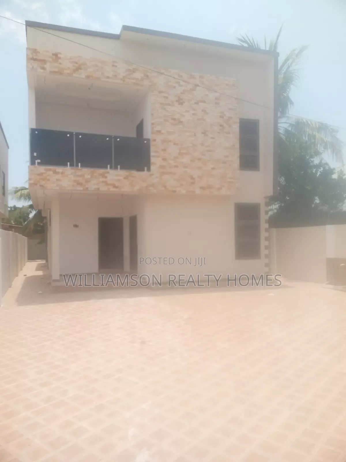 4bdrm Duplex in Hfc Estate Area, Spintex for sale