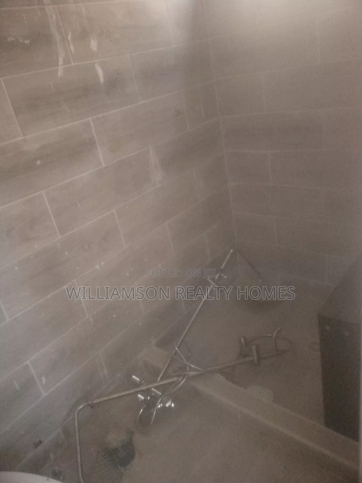 4bdrm Duplex in Hfc Estate Area, Spintex for sale