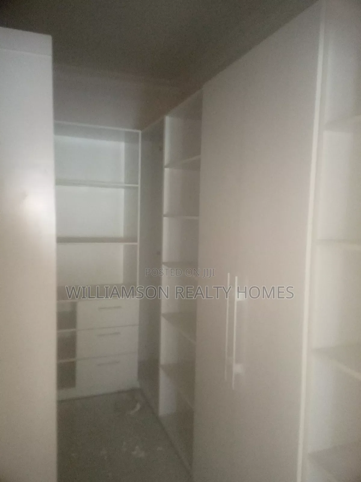 4bdrm Duplex in Hfc Estate Area, Spintex for sale