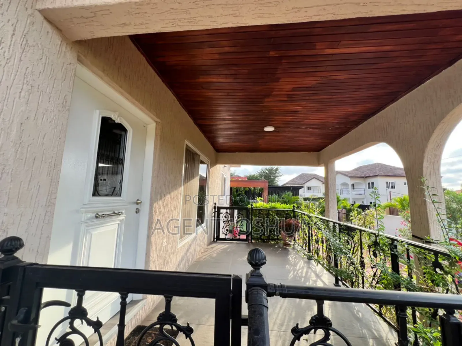 3bdrm House in Manet Court Estate, Airport Residential Area for rent