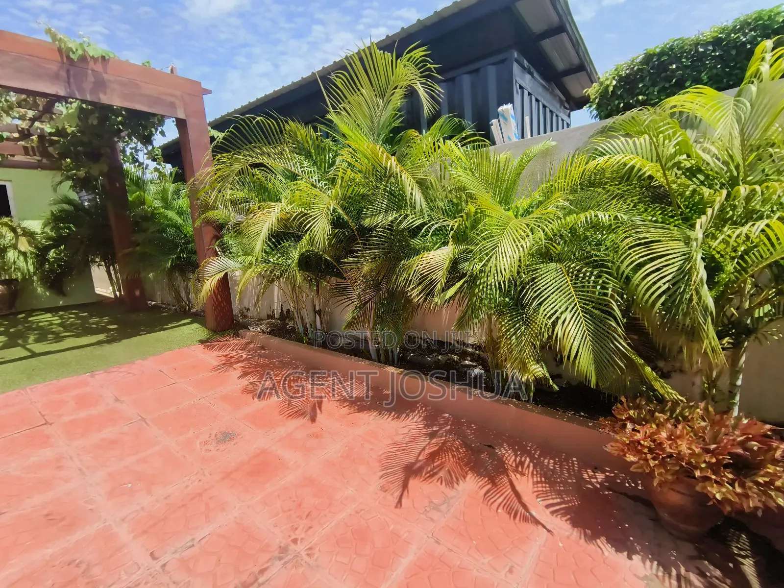3bdrm House in Manet Court Estate, Airport Residential Area for rent