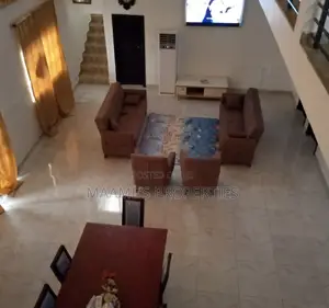 9bdrm Mansion in Oyibi for sale