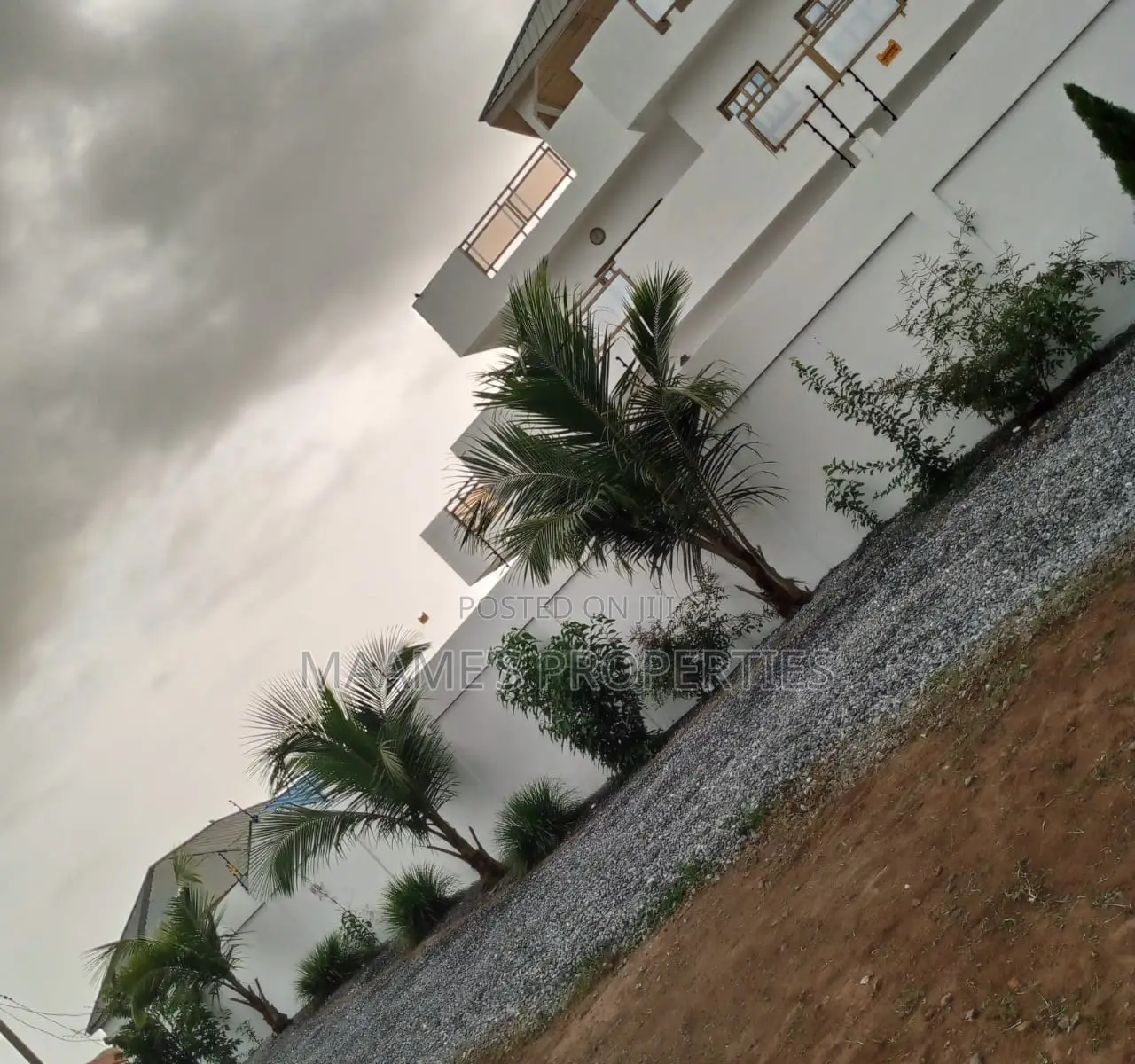 9bdrm Mansion in Oyibi for sale