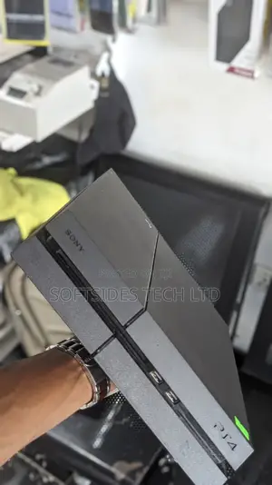 Photo - Playstation 4 Standard For Serious Gaming